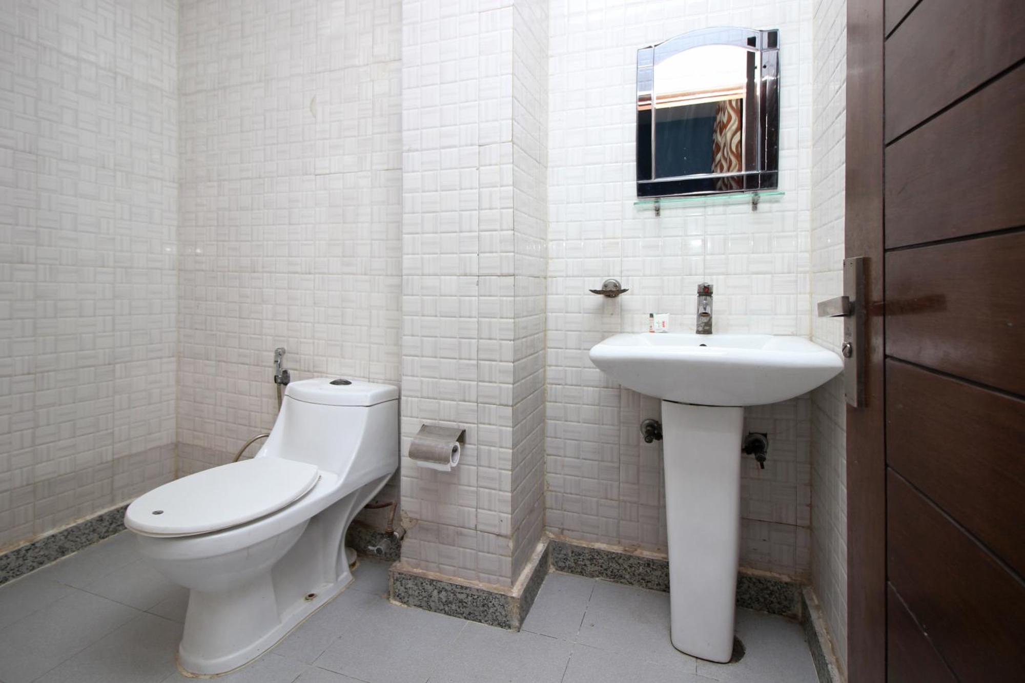Flagship 9046 Hotel Metro Star New Delhi Luaran gambar