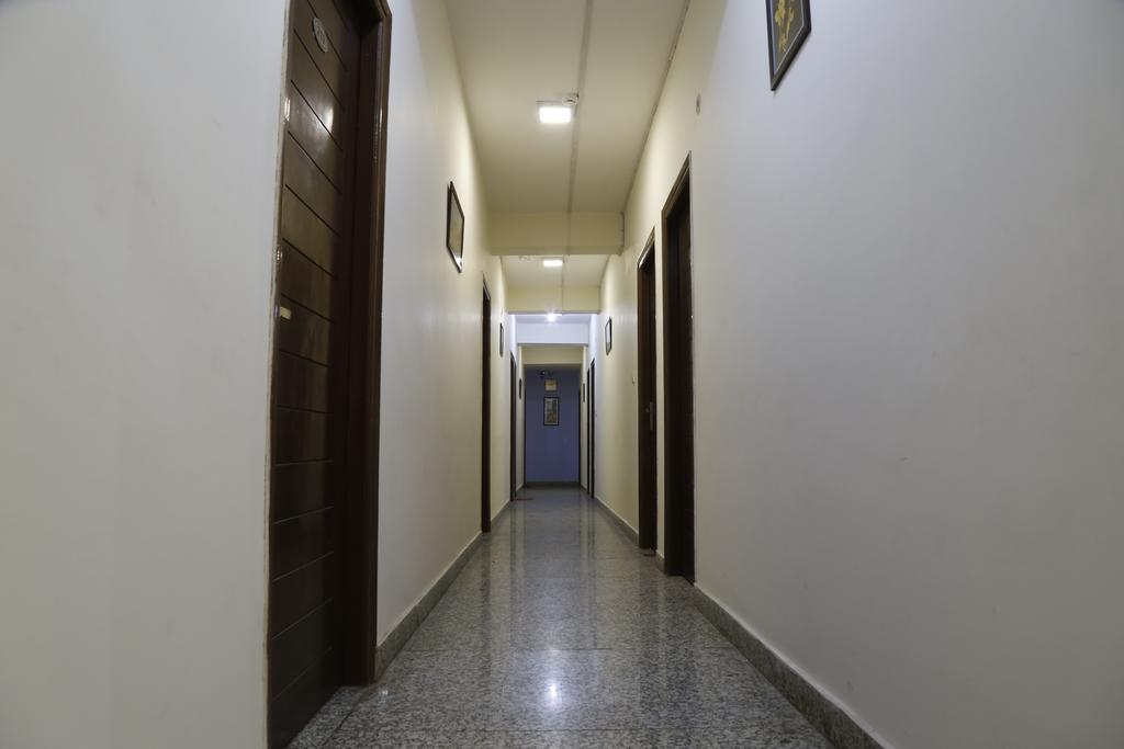 Flagship 9046 Hotel Metro Star New Delhi Luaran gambar